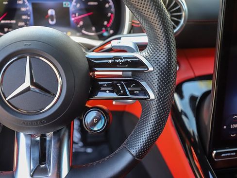 Used 2022 Mercedes-Benz SL 55 AMG 4MATIC image 25