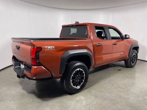 Certified 2025 Toyota Tacoma TRD Off-Road image 3