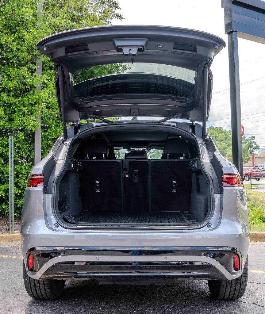 Used 2024 Jaguar F-PACE R-Dynamic S AWD/4WD image 24