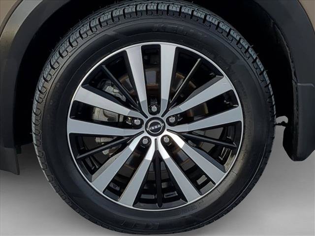 Used 2023 Nissan Pathfinder Platinum w/ Black Appearance Package AWD/4WD image 25