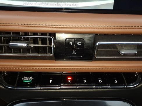 Certified 2022 Lincoln Nautilus Reserve image 19