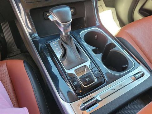 Used 2022 Kia Carnival SX FWD image 16