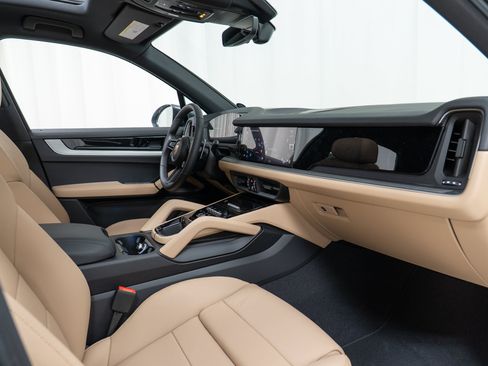 New 2026 Porsche Cayenne AWD/4WD image 25