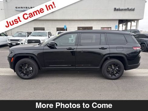 Used 2024 Jeep Grand Cherokee L Altitude AWD/4WD image 2