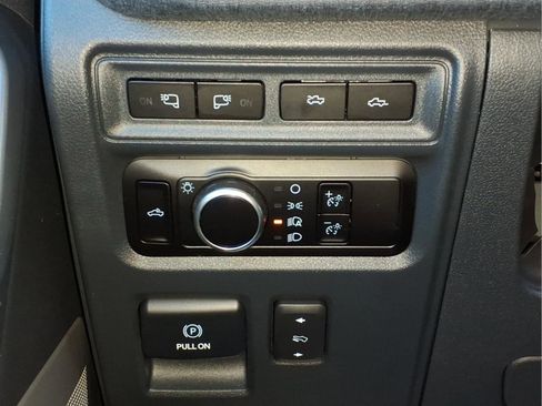 Used 2023 Ford F150 Lightning Lariat image 21