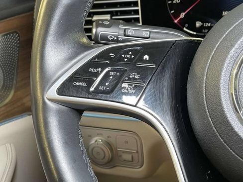 Used 2024 Mercedes-Benz GLS 450 4MATIC image 38