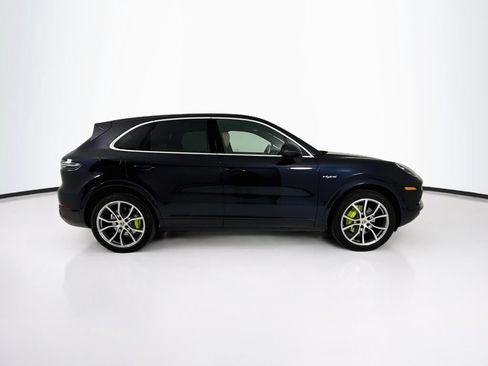 Certified 2023 Porsche Cayenne AWD/4WD image 8