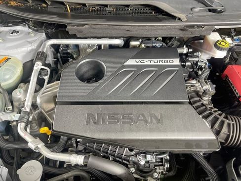Used 2024 Nissan Rogue SL AWD/4WD image 31
