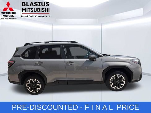 Used 2025 Subaru Forester Premium w/ Convenience Package #1 AWD/4WD image 7