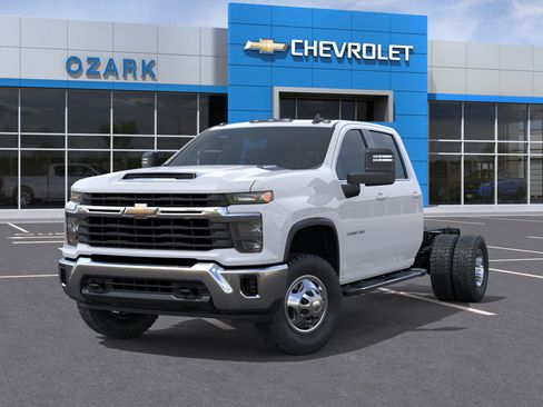 New 2026 Chevrolet Silverado 3500 LT w/ Convenience Package AWD/4WD image 39