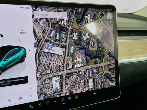 Used 2023 Tesla Model 3 Standard Range image 21