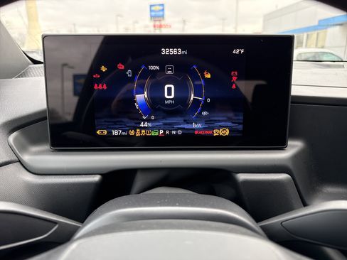 Used 2025 Chevrolet Silverado EV W/T image 4