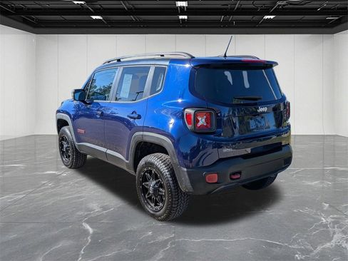 Used 2016 Jeep Renegade Trailhawk image 3