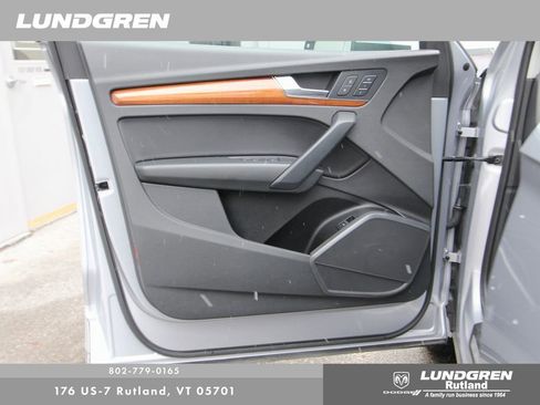 Used 2021 Audi Q5 2.0T Premium w/ Convenience Package image 13