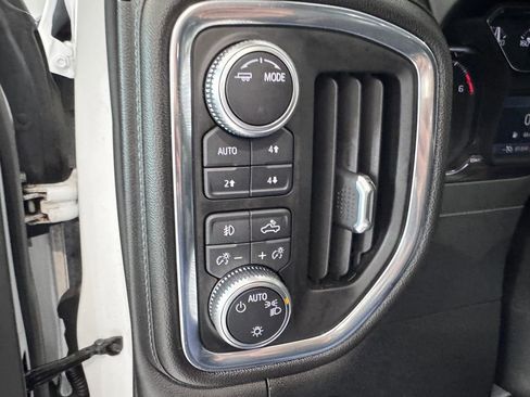 Used 2020 GMC Sierra 1500 SLE w/ SLE Value Package image 22