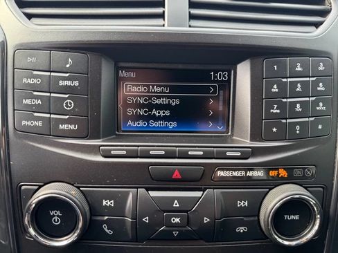 Used 2018 Ford Explorer XLT AWD/4WD image 12
