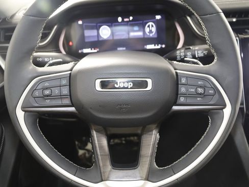 Used 2023 Jeep Grand Cherokee L Limited AWD/4WD image 39