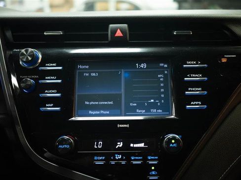 Used 2020 Toyota Camry SE w/ Carpet Mat Package FWD image 20