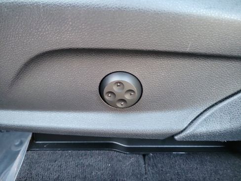 Used 2021 Mercedes-Benz GLC 300 w/ Premium Package image 18