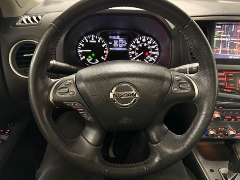 Used 2017 Nissan Pathfinder SL w/ SL Premium Package AWD/4WD image 14