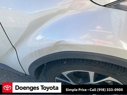 Used 2018 Toyota C-HR XLE image 23