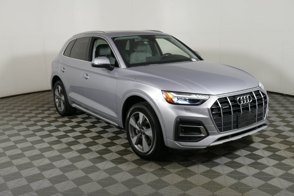 Used 2023 Audi Q5 Prestige AWD/4WD image 1