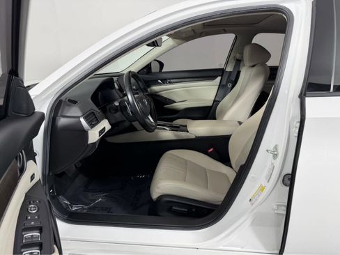 Used 2021 Honda Accord Touring image 9