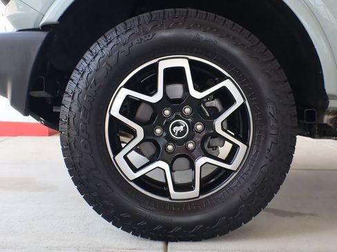Used 2024 Ford Bronco Outer Banks AWD/4WD image 5