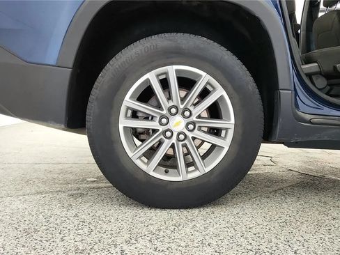 Used 2023 Chevrolet Traverse LT FWD image 13