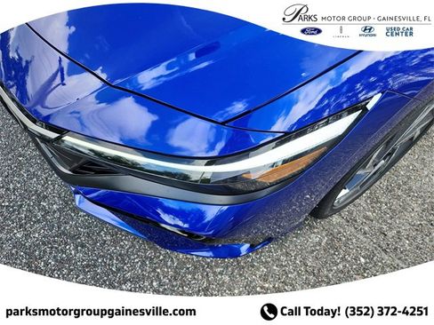 New 2025 Hyundai Elantra Limited image 6