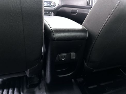 Used 2022 Chevrolet Colorado LT w/ Fleet Safety Package image 58