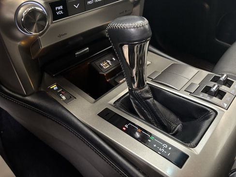 Used 2018 Lexus GX 460 image 22