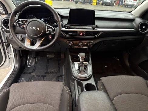 Used 2023 Kia Forte LXS w/ LXS Technology Package image 7