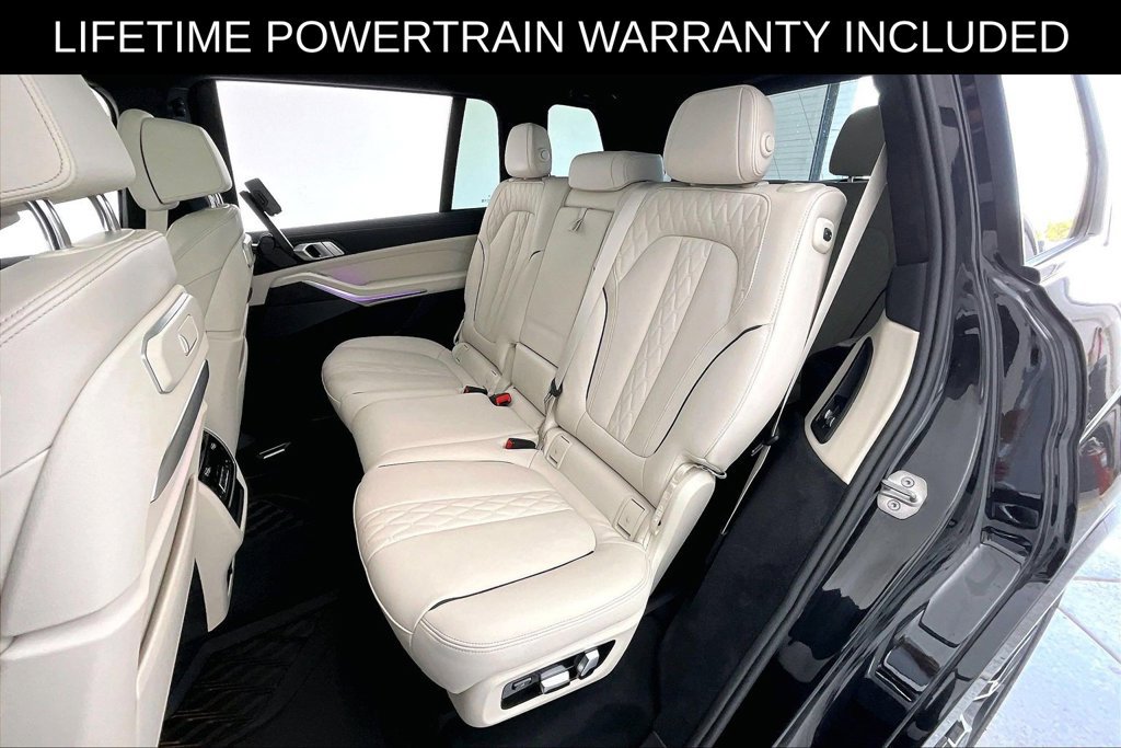 Used 2025 BMW X7 M60i AWD/4WD image 32