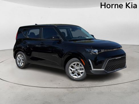 New 2025 Kia Soul LX image 2