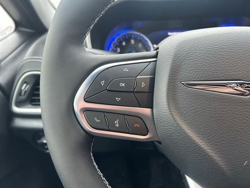 New 2026 Chrysler Pacifica Select image 9