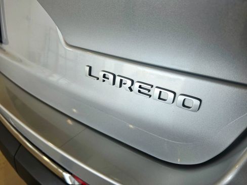 Used 2024 Jeep Grand Cherokee L Laredo AWD/4WD image 8