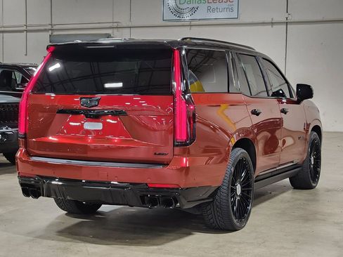 Used 2025 Cadillac Escalade V image 8