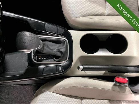 Used 2025 Kia Soul LX w/ LX Technology Package FWD image 17