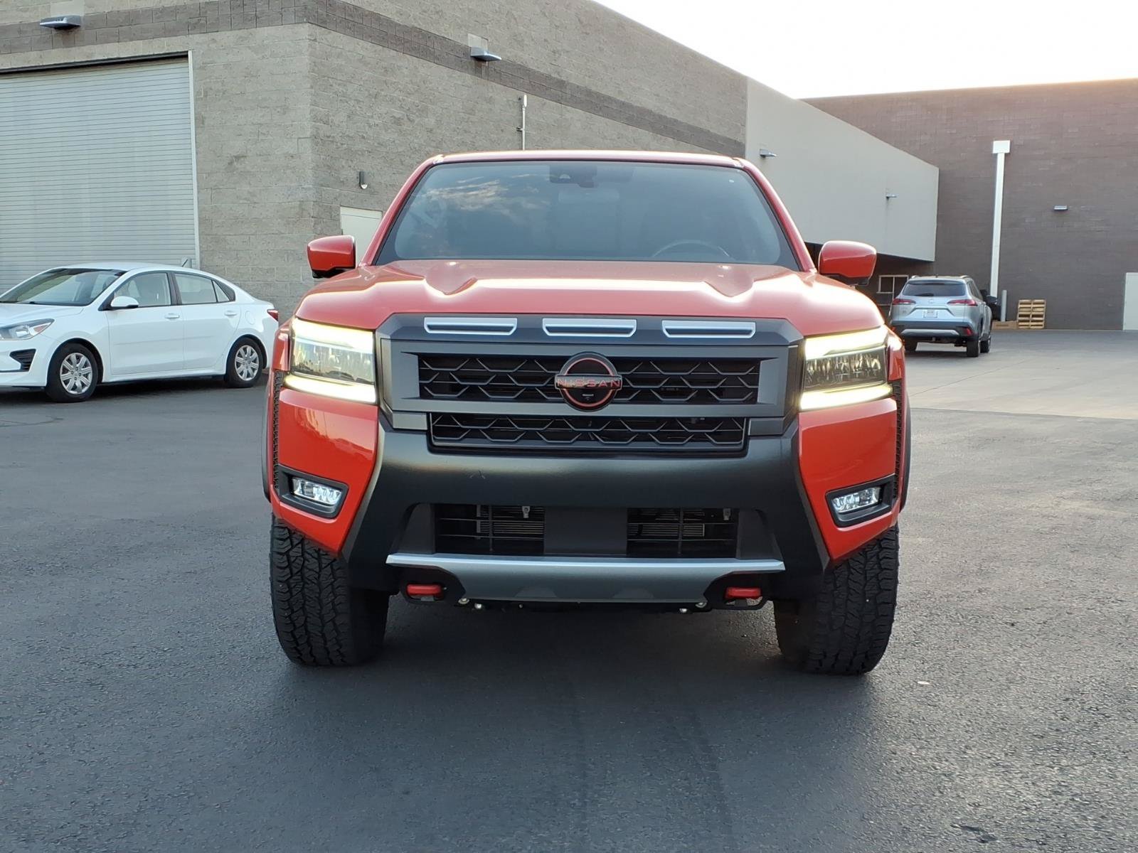 Used 2025 Nissan Frontier PRO-4X w/ Pro Convenience Package AWD/4WD image 2