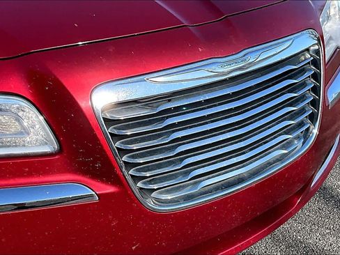 Used 2012 Chrysler 300 C image 27