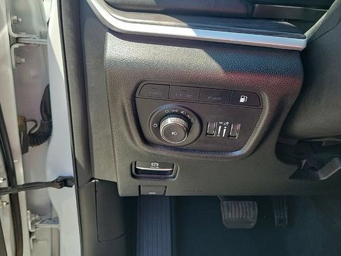 Used 2024 Jeep Grand Cherokee Limited 4xe AWD/4WD image 21