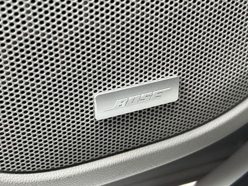 Used 2023 GMC Acadia SLT w/ Technology Package image 21