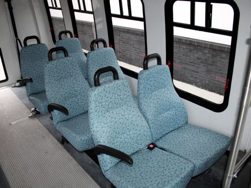 Used 2006 Ford E-350 and Econoline 350 Super Duty image 7