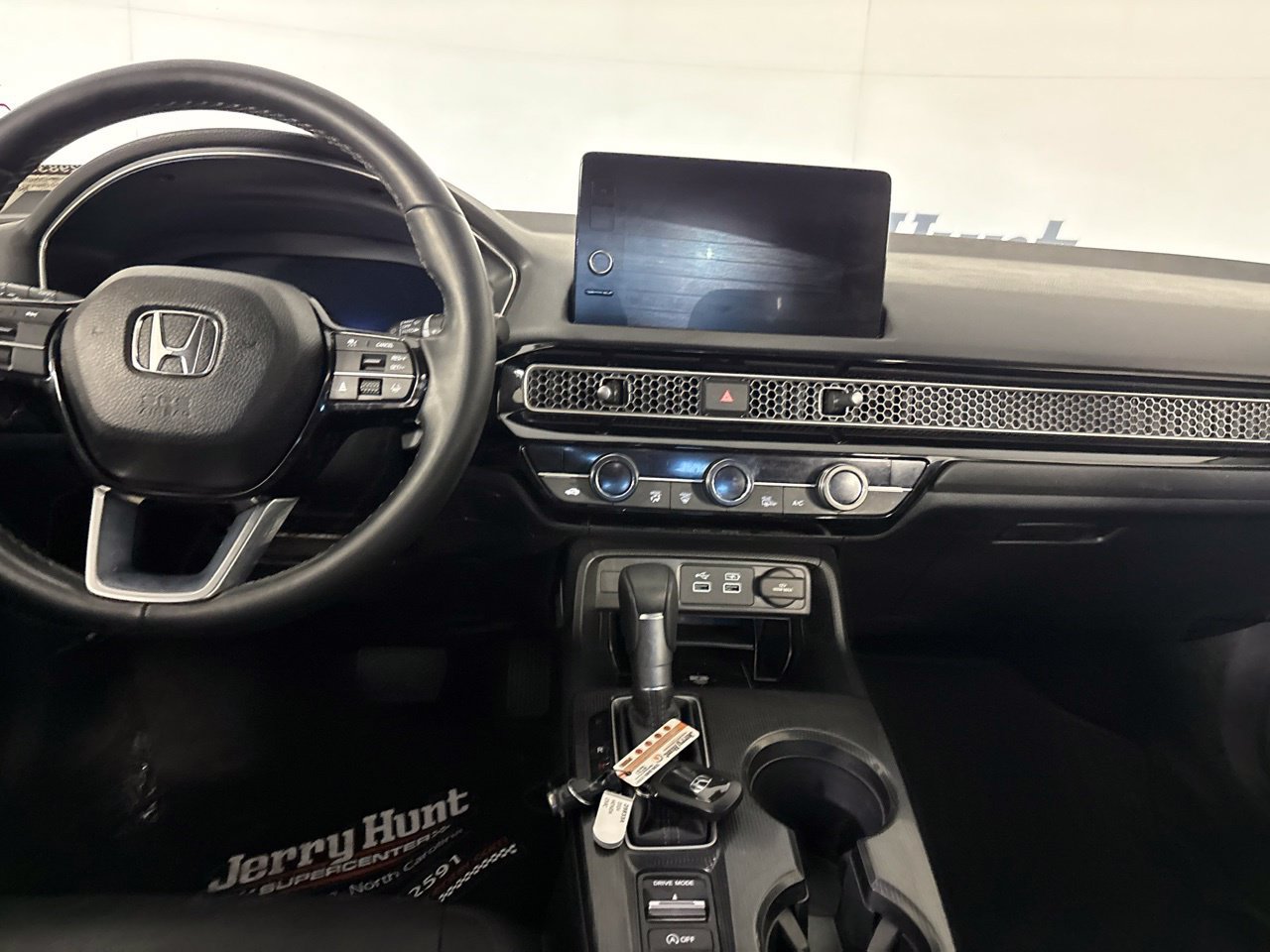 Used 2024 Honda Civic Touring image 25