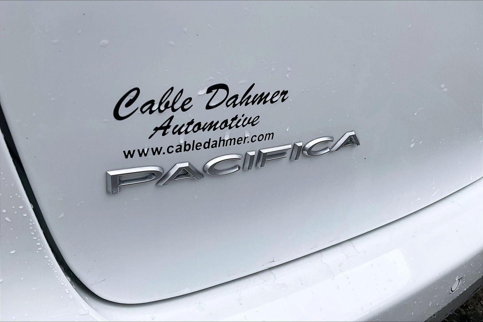 Used 2023 Chrysler Pacifica Pinnacle FWD image 32