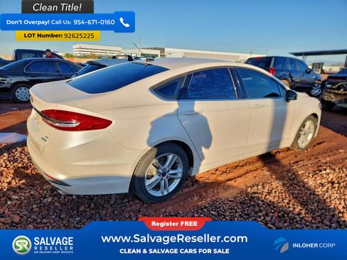 Used 2018 Ford Fusion SE w/ Fusion SE Technology Package image 4