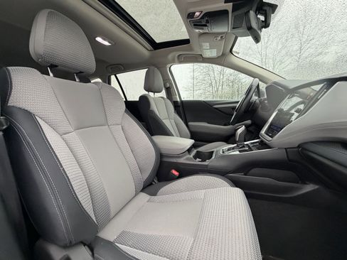 Used 2023 Subaru Outback Premium image 34