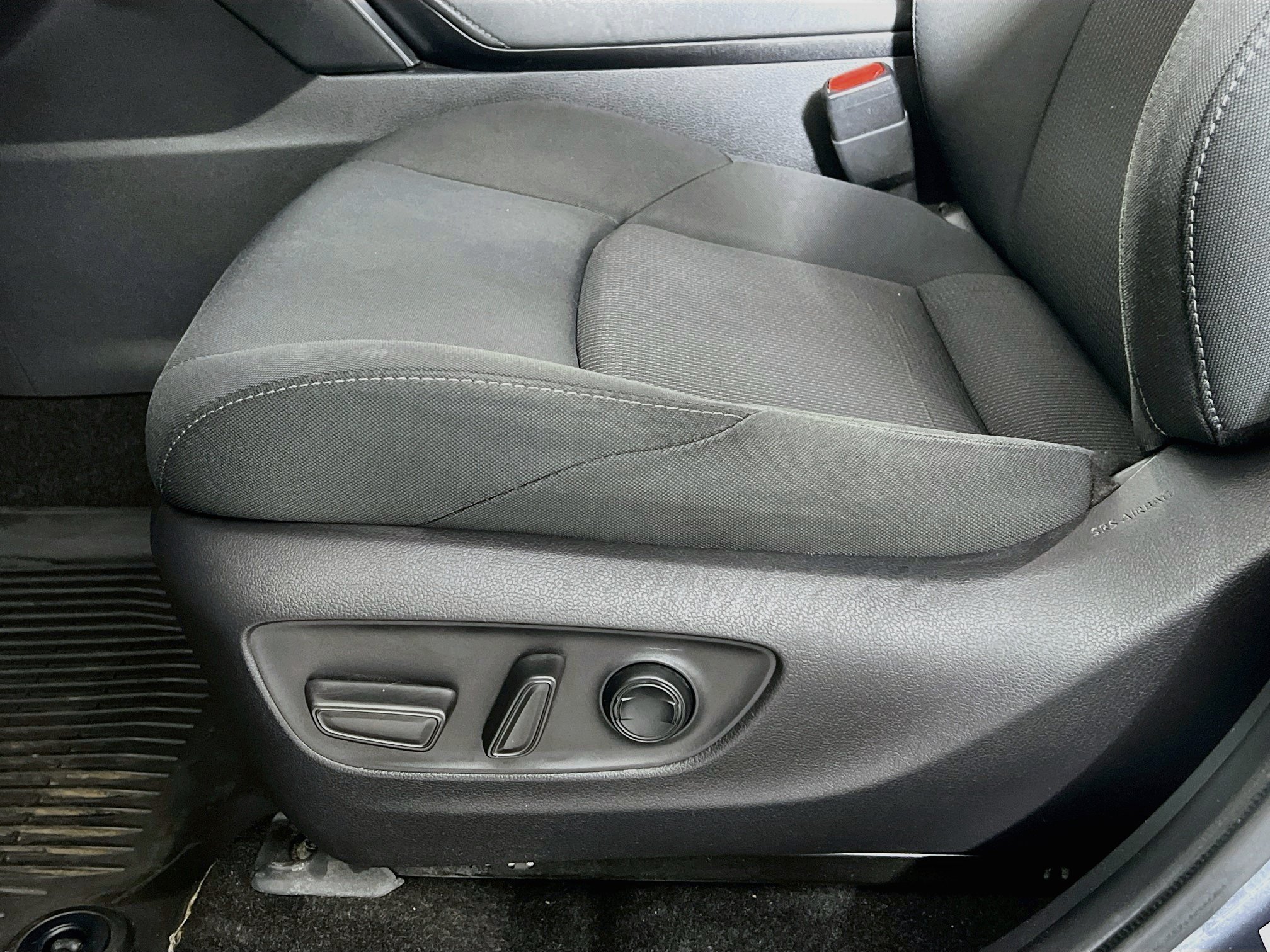 Certified 2021 Toyota Venza LE AWD/4WD image 19