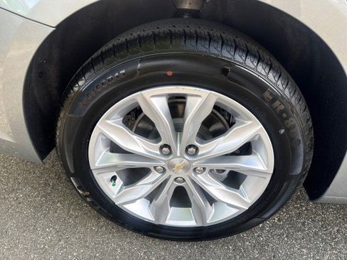 Used 2024 Chevrolet Malibu LT image 9